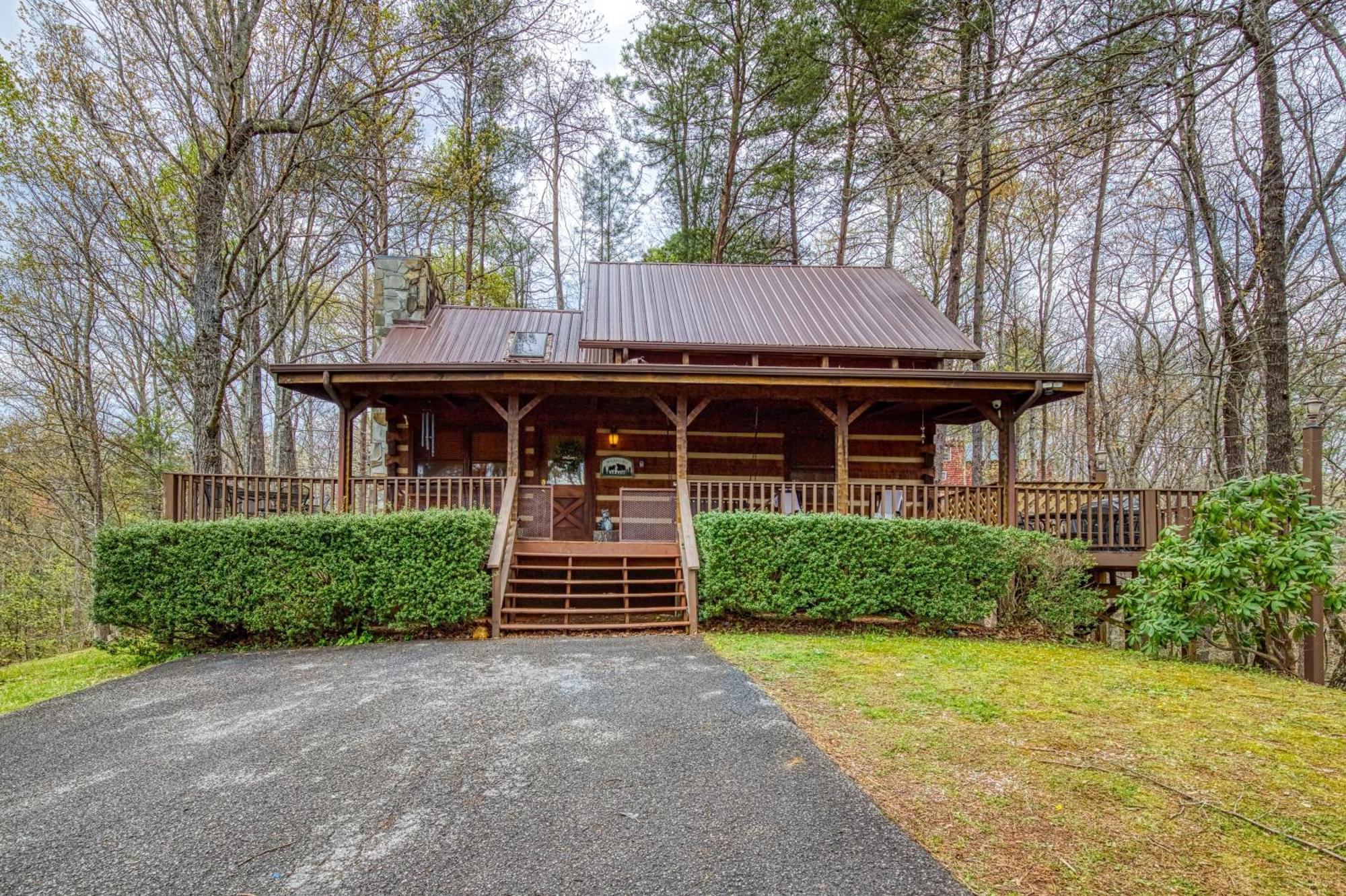 Fantastic Pet Friendly Cabin, Hot Tub, Fire Pit Sevierville Exterior photo