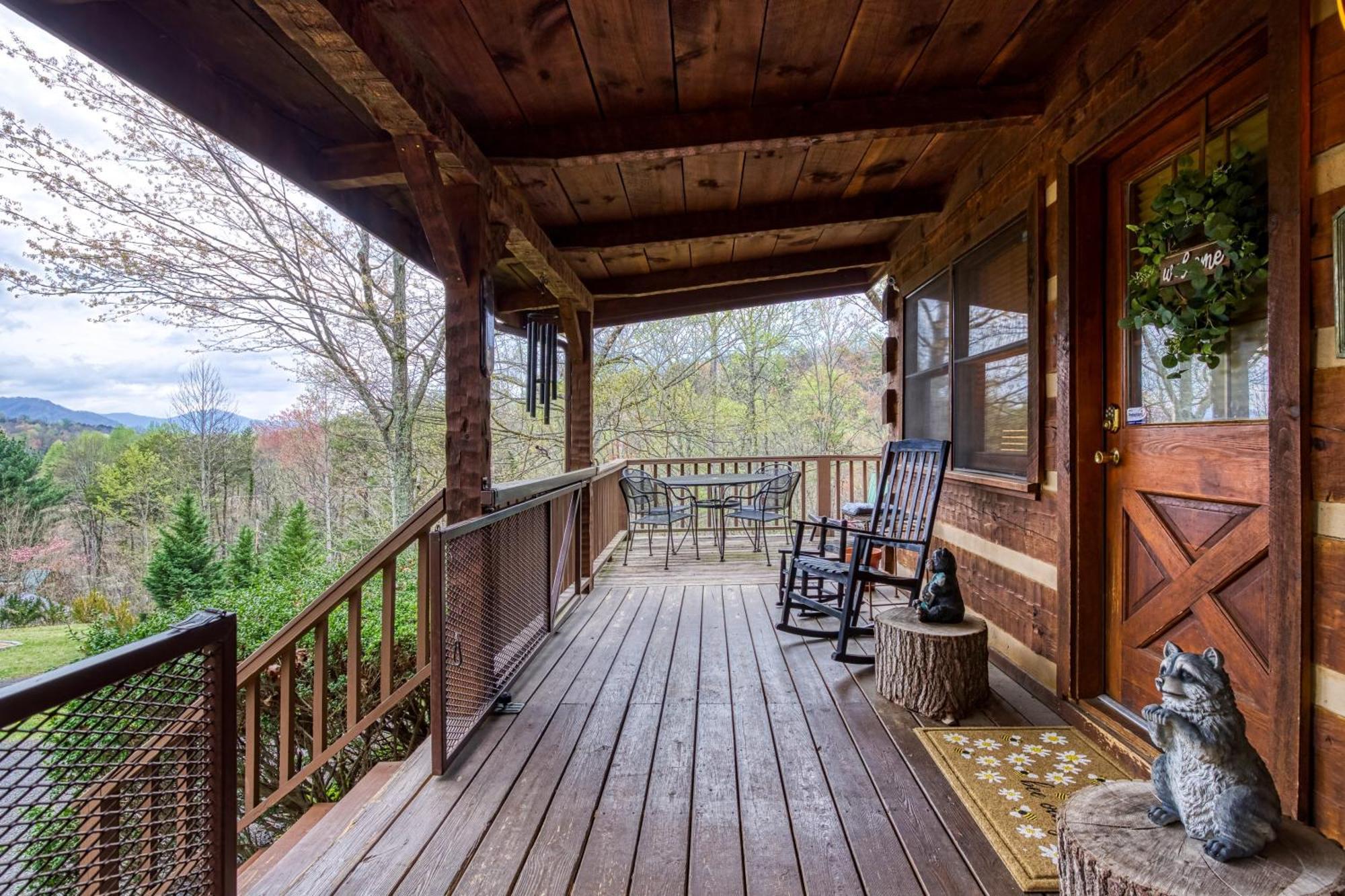 Fantastic Pet Friendly Cabin, Hot Tub, Fire Pit Sevierville Exterior photo